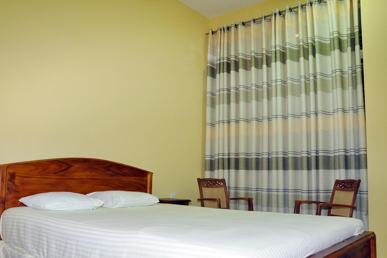 Hotel Pearl Gate Chilaw Luaran gambar
