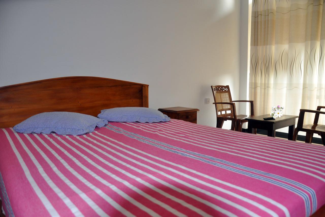Hotel Pearl Gate Chilaw Luaran gambar